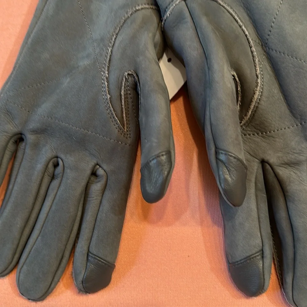 New UGG Leather/Faux Fur Lining Gloves. Gray. Size L.